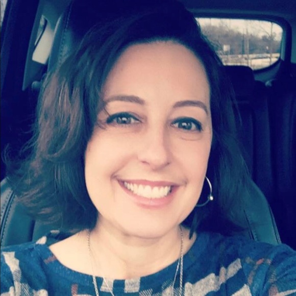 Meet your Posher, Angela - Picture 2 of 2